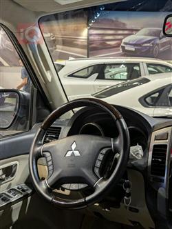 ميتسوبيشي باجيرو